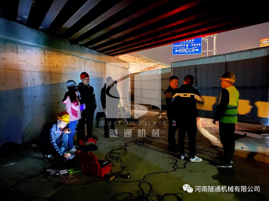 中國(guó)水利水電第七工程局有限公司成都軌道交通19號(hào)線鋼便橋項(xiàng)目順利通車(圖9) 9.png